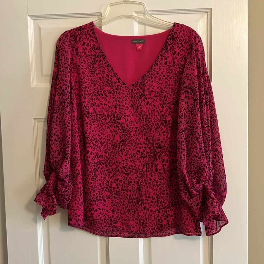 Vince Camuto Small Pink and Black Blouse V neck - Picture 7 of 7